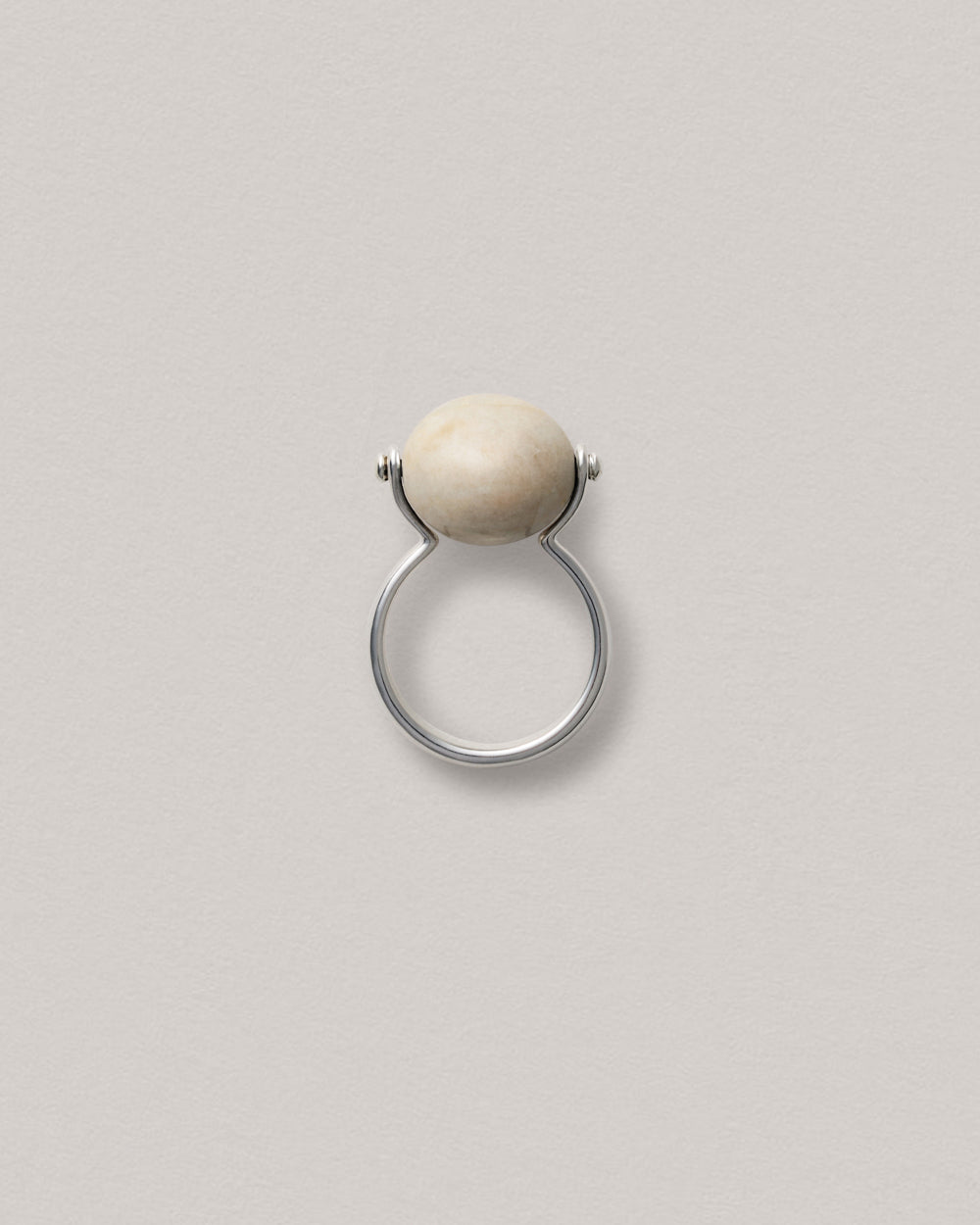 Yoi Iniki ／ IBERIS Ring beige【美品】 Yoi Iniki ／ IBERIS Ring beige