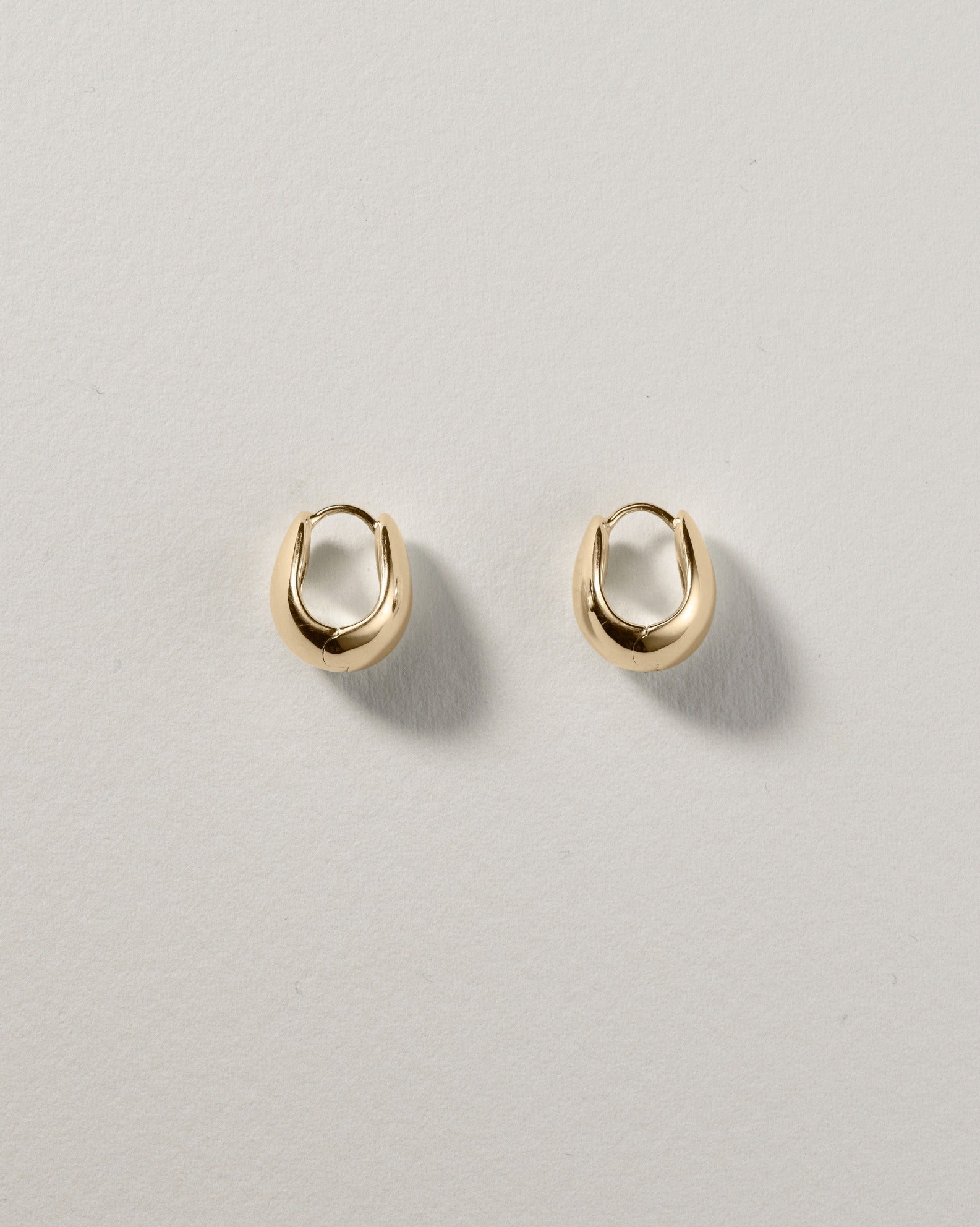 Gentle Slope Hoops – Annika Inez
