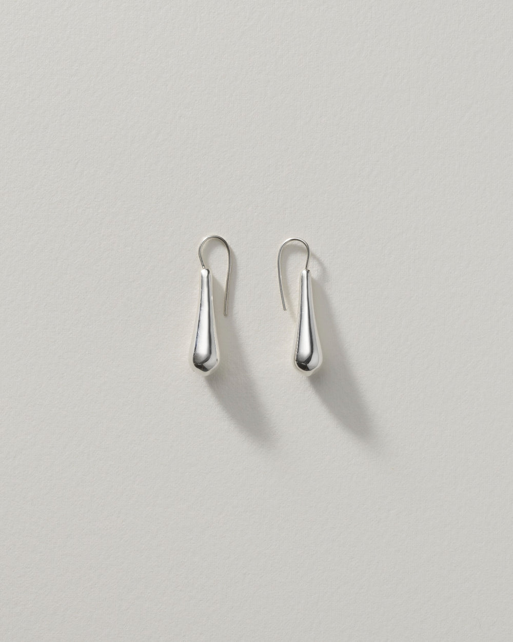 Small Swaying Drop Earrings