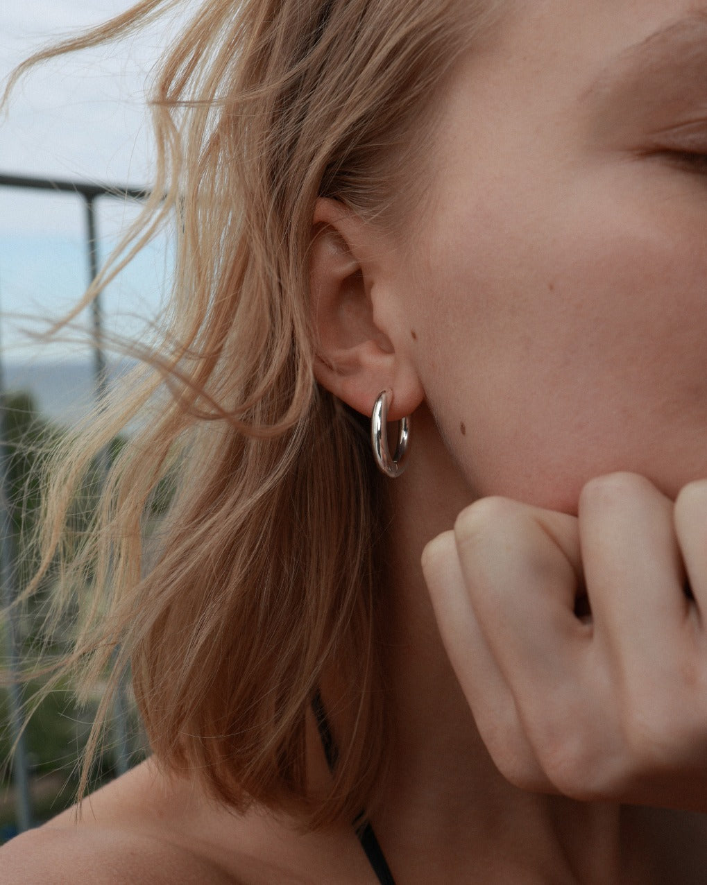 Wide Oblique Hoops, Extra Large – Annika Inez