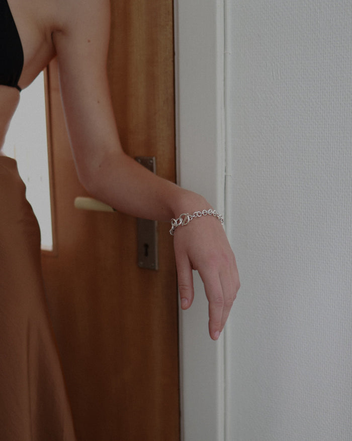 Thin Tapered Link Bracelet