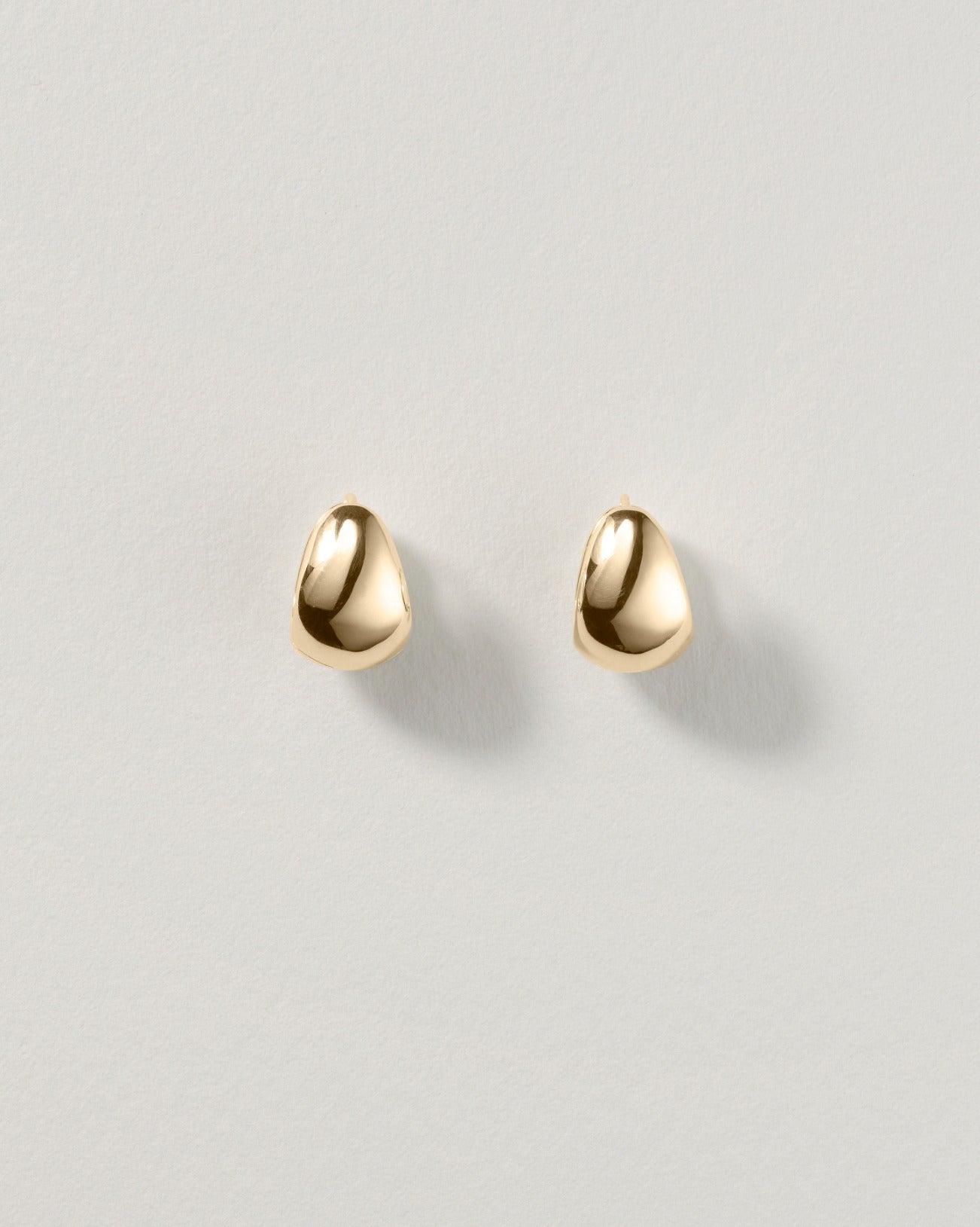 ANNIKA INEZ endless curve earrings ゴールド Gentle Slope Hoops – Annika Inez