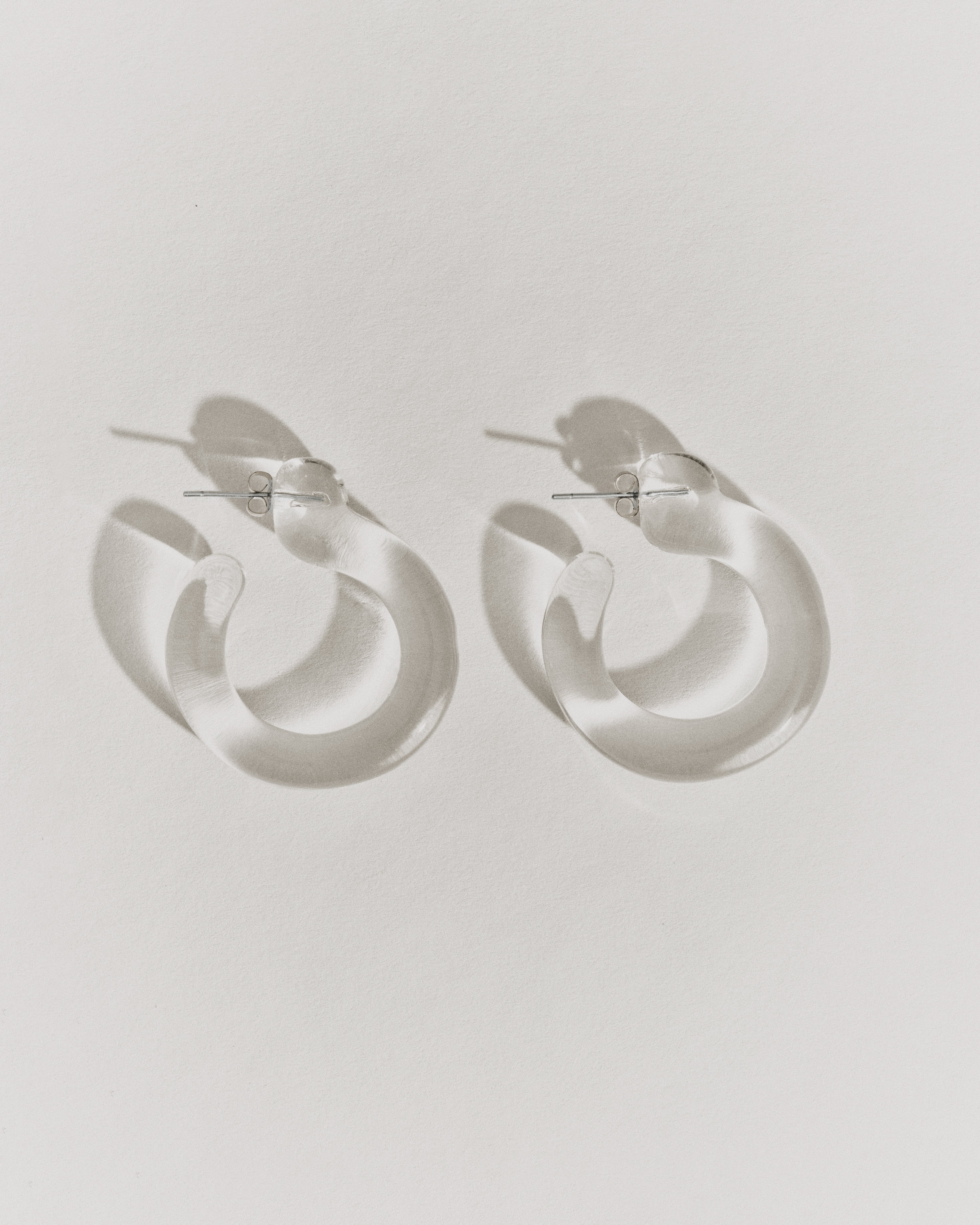 Annika Inez*Glassy Hoops ガラスフープピアス 14Kgold 4色 Annika Inez*Glassy Hoops ガラスフープピアス 14Kgold 4色